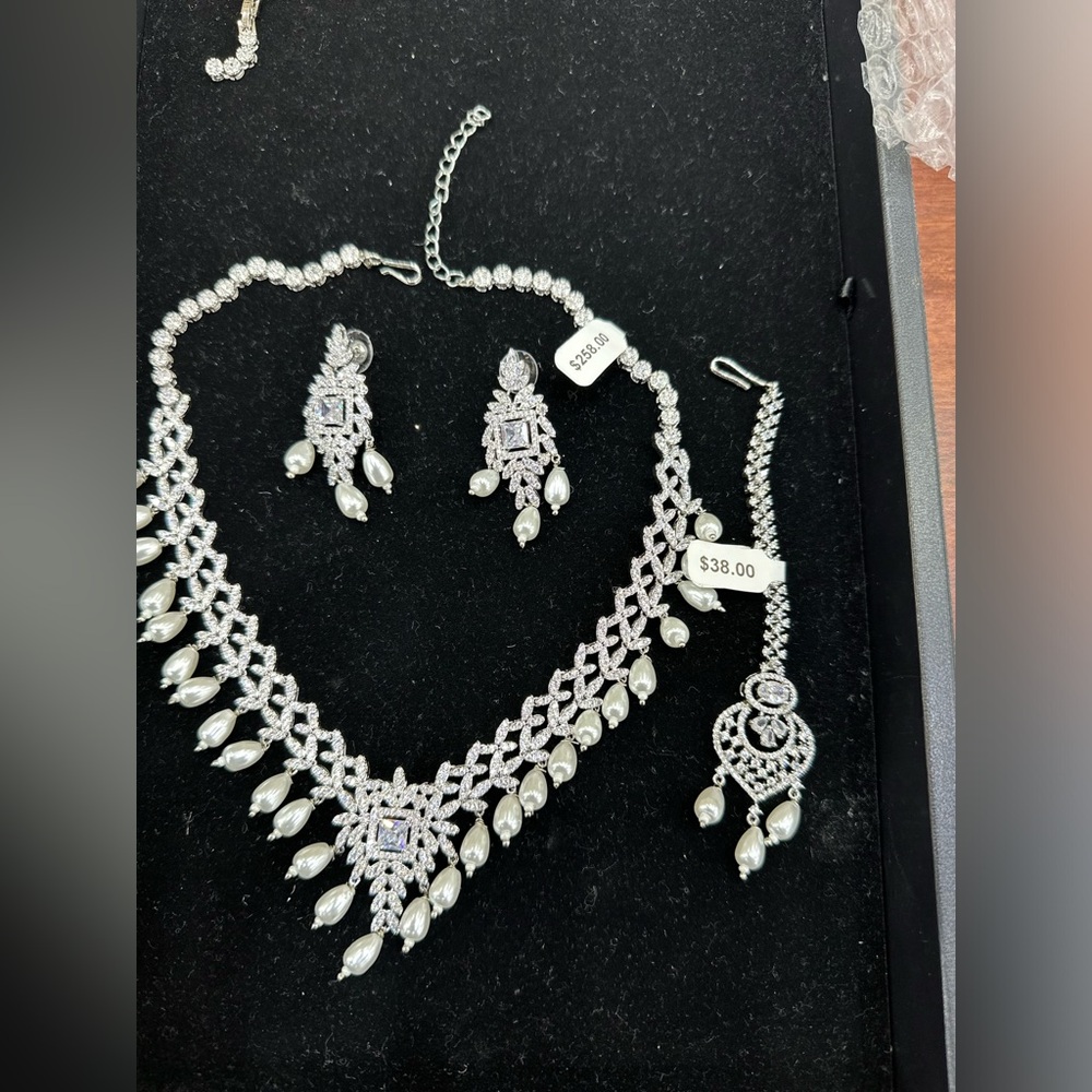 Brand new Pakistani jewlery set